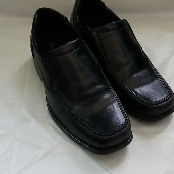 Shoes - Picture 1 of 4